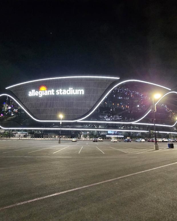 Allegiant Staddium at Night.jfif
